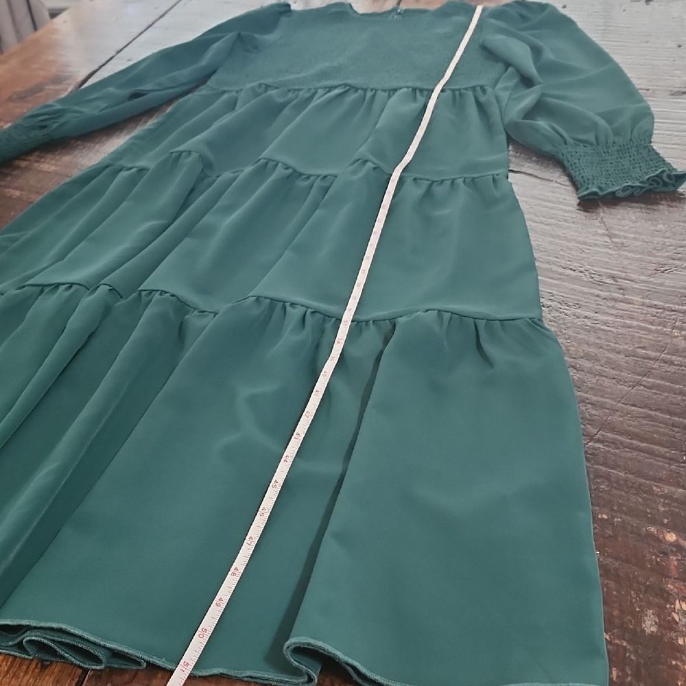 Elegant Green Long Sleeve Dress - Picture 4 of 5